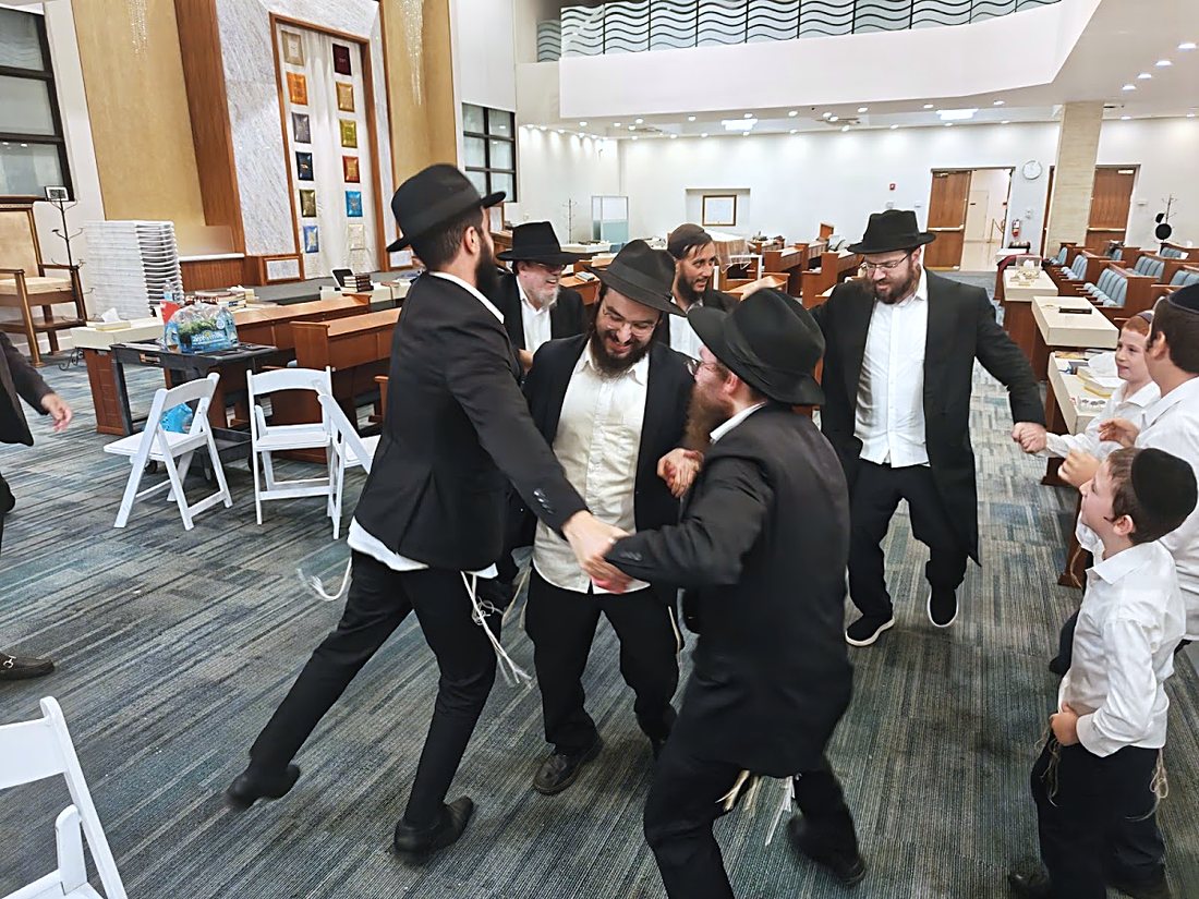 Dancing in the beis midrash